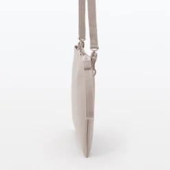 Outlet Muji Bolsa bandolera repelente al agua.