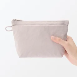 Outlet Muji Bolsa de nailon texturizada que se mantiene de pie ‐ Mediana