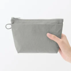 Outlet Muji Bolsa de nailon texturizada que se mantiene de pie ‐ Mediana