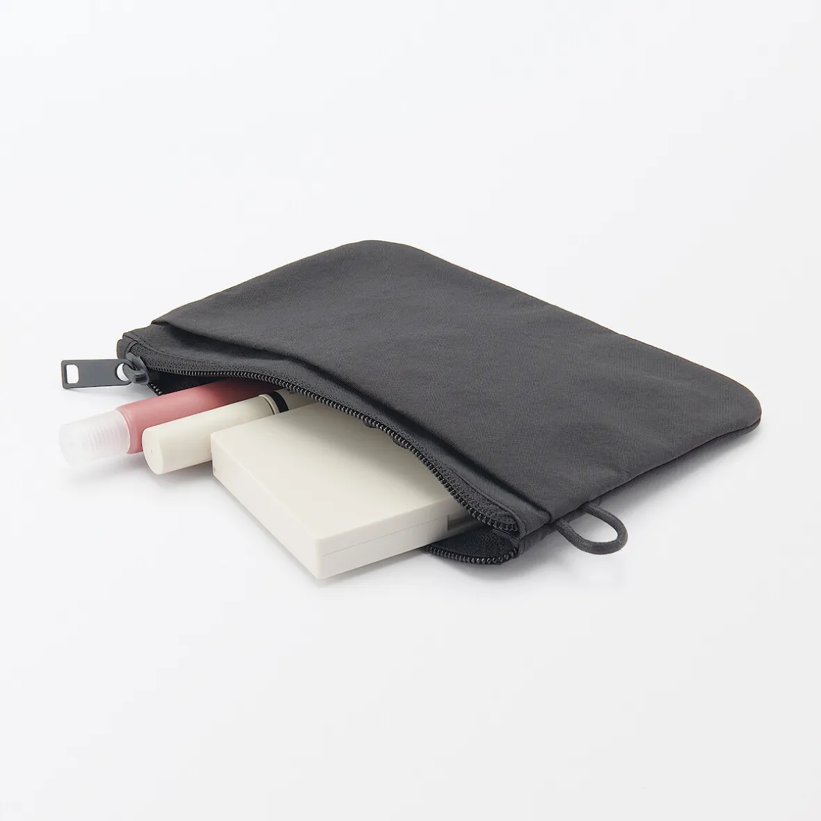Muji Bolsa de nailon texturizada con cremallera ‐ Mediana