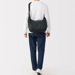New Muji Bolso bandolera de nylon reciclado repelente al agua acolchado con 2 asas