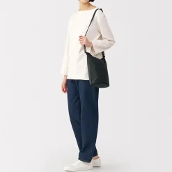 Outlet Muji Bolso bandolera pequeño repelente al agua y plegable Negro