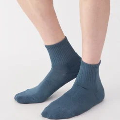 Muji Calcetines cortos de felpa en ángulo recto para hombre