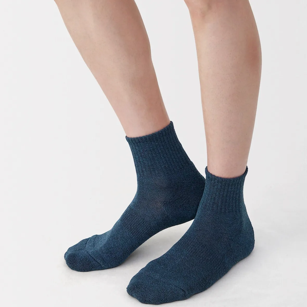 Muji Calcetines cortos de felpa en ángulo recto para hombre