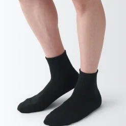 Muji Calcetines cortos de felpa en ángulo recto para hombre