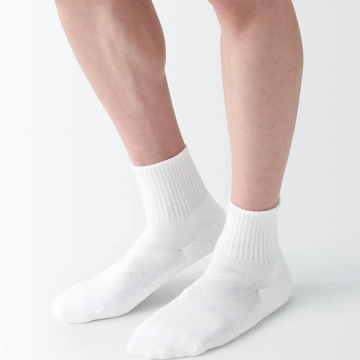 Muji Calcetines cortos de felpa en ángulo recto para hombre