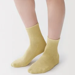 Muji Calcetines cortos de felpa en ángulo recto para hombre