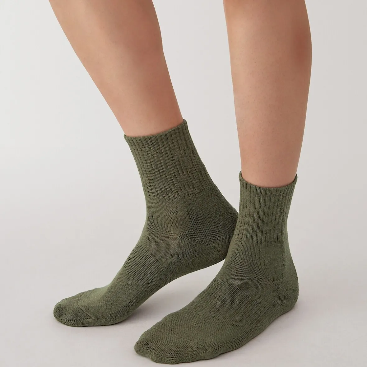 Muji Calcetines cortos de felpa en ángulo recto para hombre