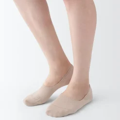 Sale Muji Calcetines finos invisibles con agarre en el talón para mujer Marrón pálido