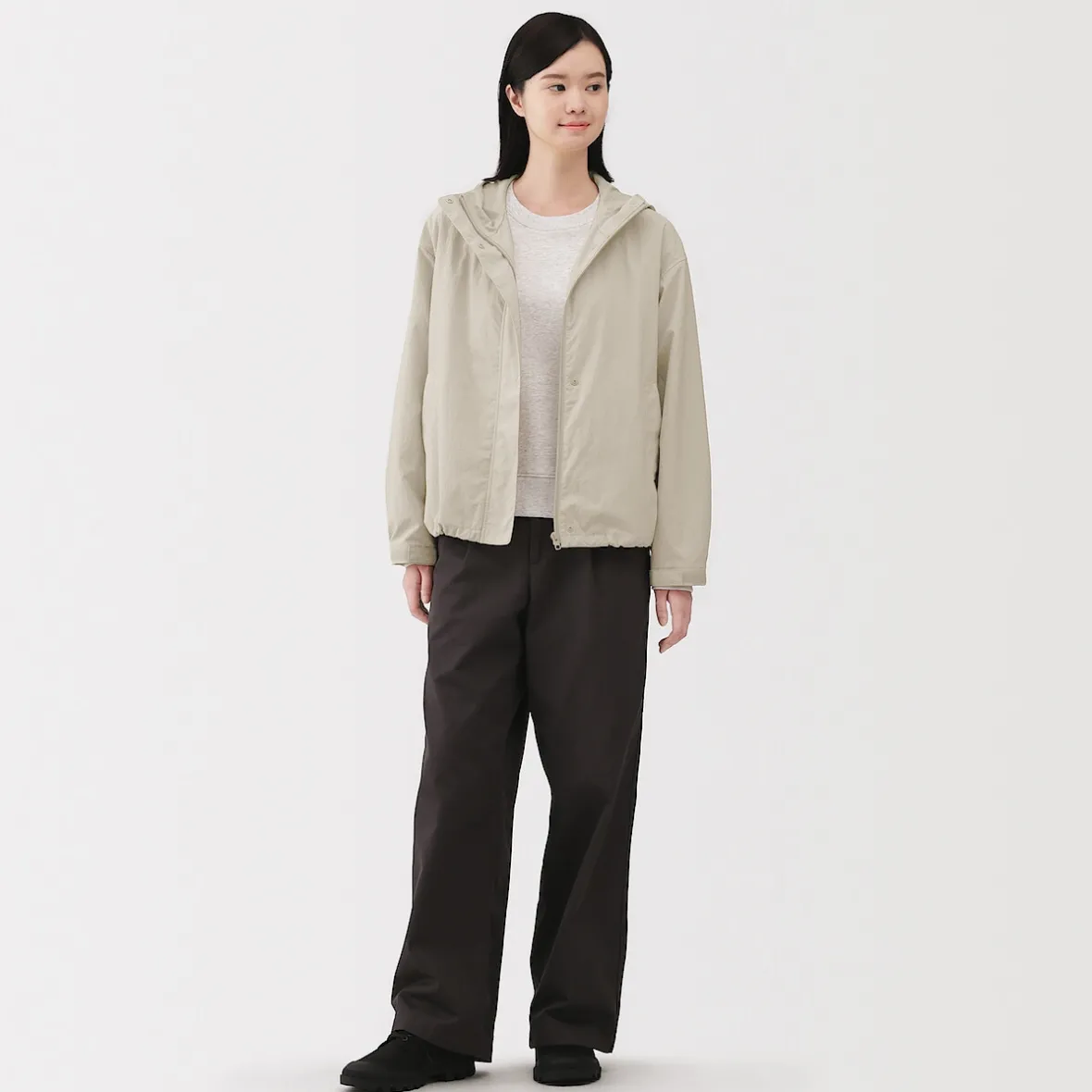 Muji Chaqueta con capucha plegable e impermeable para mujer