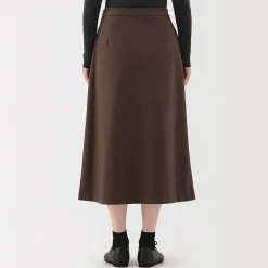 Outlet Muji Falda acampanada elástica y cepillada para mujer