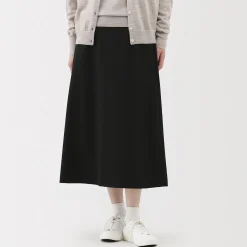 Outlet Muji Falda acampanada elástica y cepillada para mujer