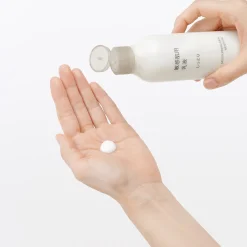 Hot Muji Leche hidratante para pieles sensibles ‐ Hidratación, 200 ml