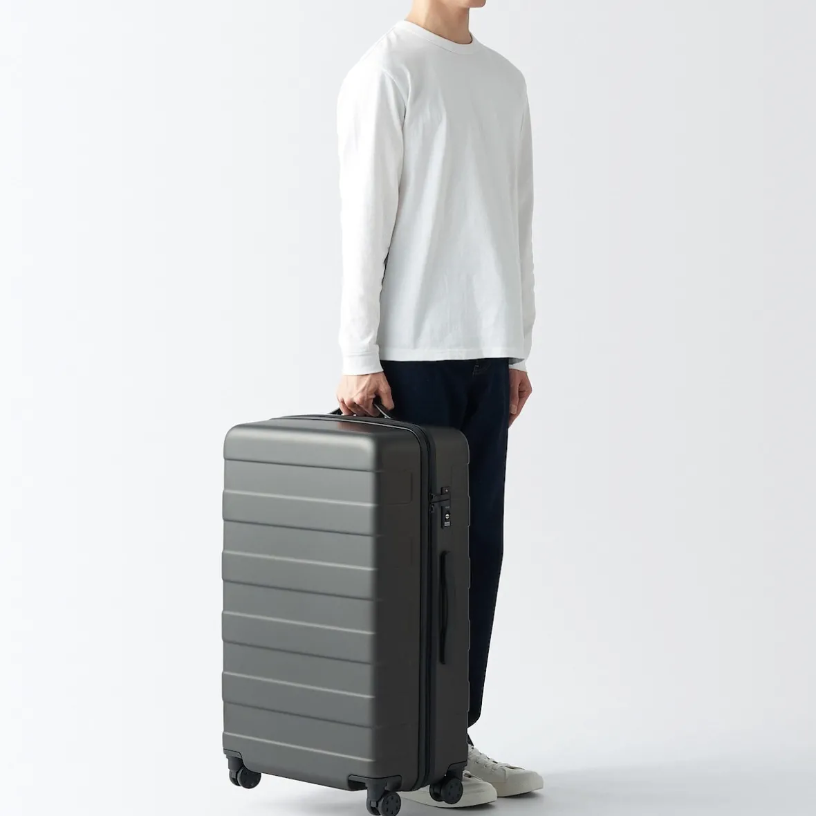 Sale Muji Maleta Trolley Rígida 75L, Mediana