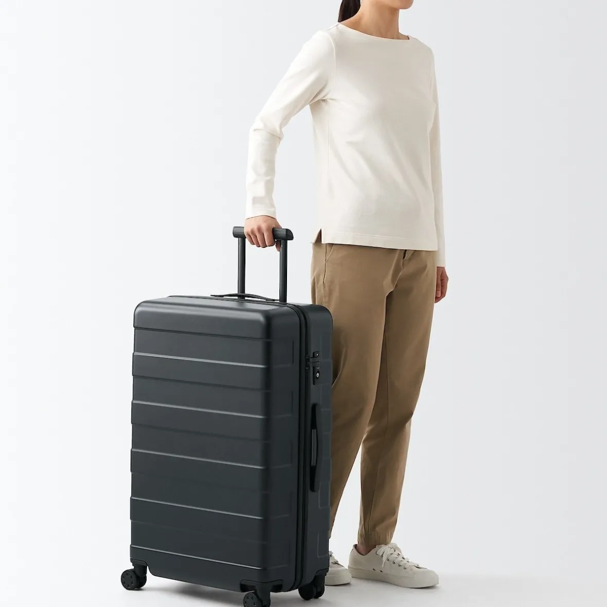 Sale Muji Maleta Trolley Rígida 75L, Mediana
