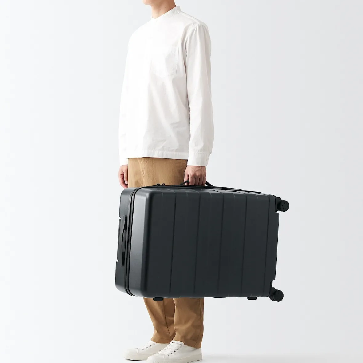 Sale Muji Maleta Trolley Rígida 75L, Mediana