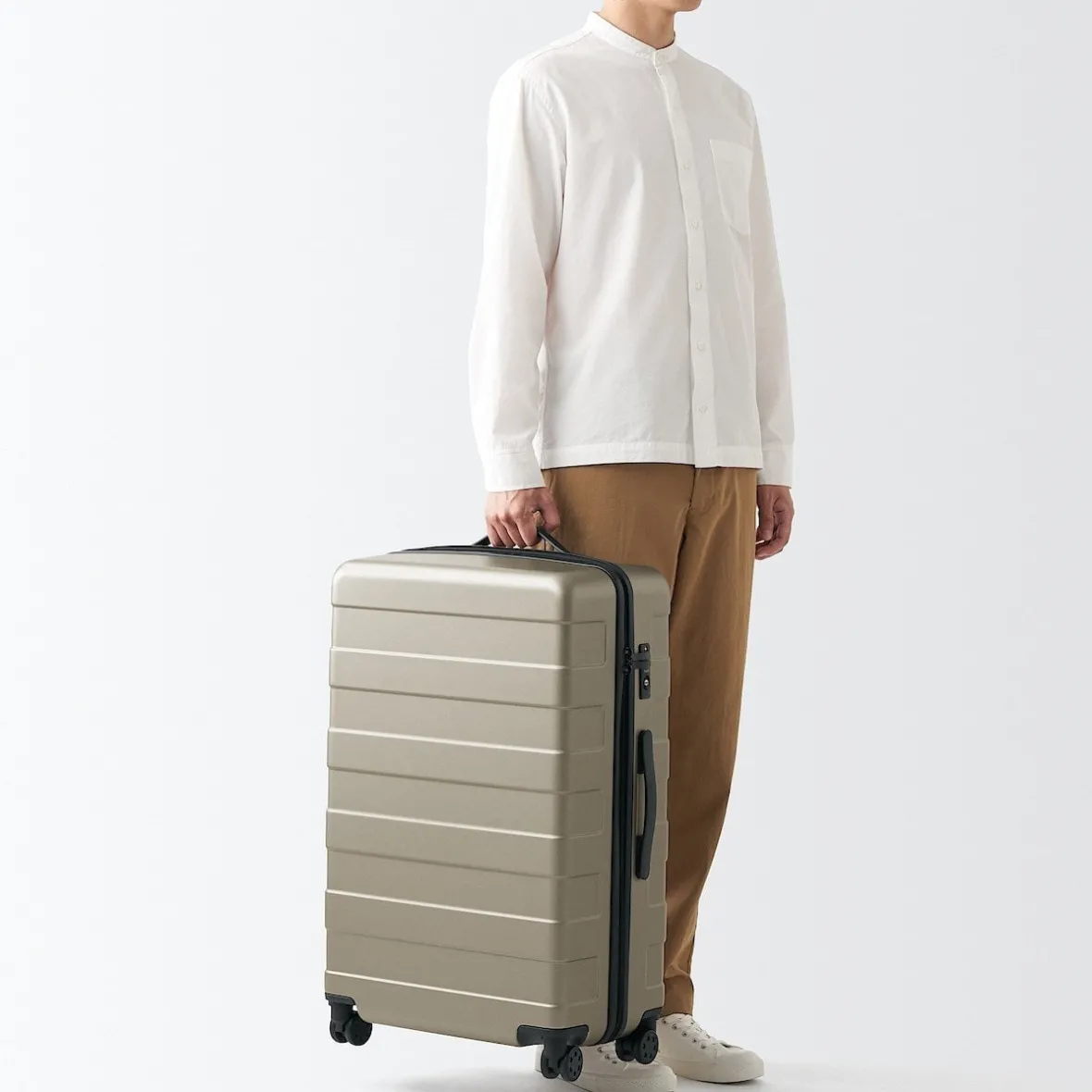 Sale Muji Maleta Trolley Rígida 75L, Mediana