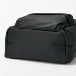 Discount Muji Mochila acolchada de nailon reciclado repelente al agua