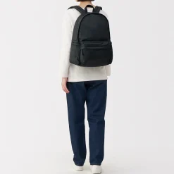 Discount Muji Mochila acolchada de nailon reciclado repelente al agua