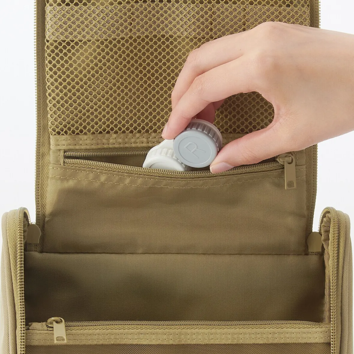 Online Muji Neceser colgante