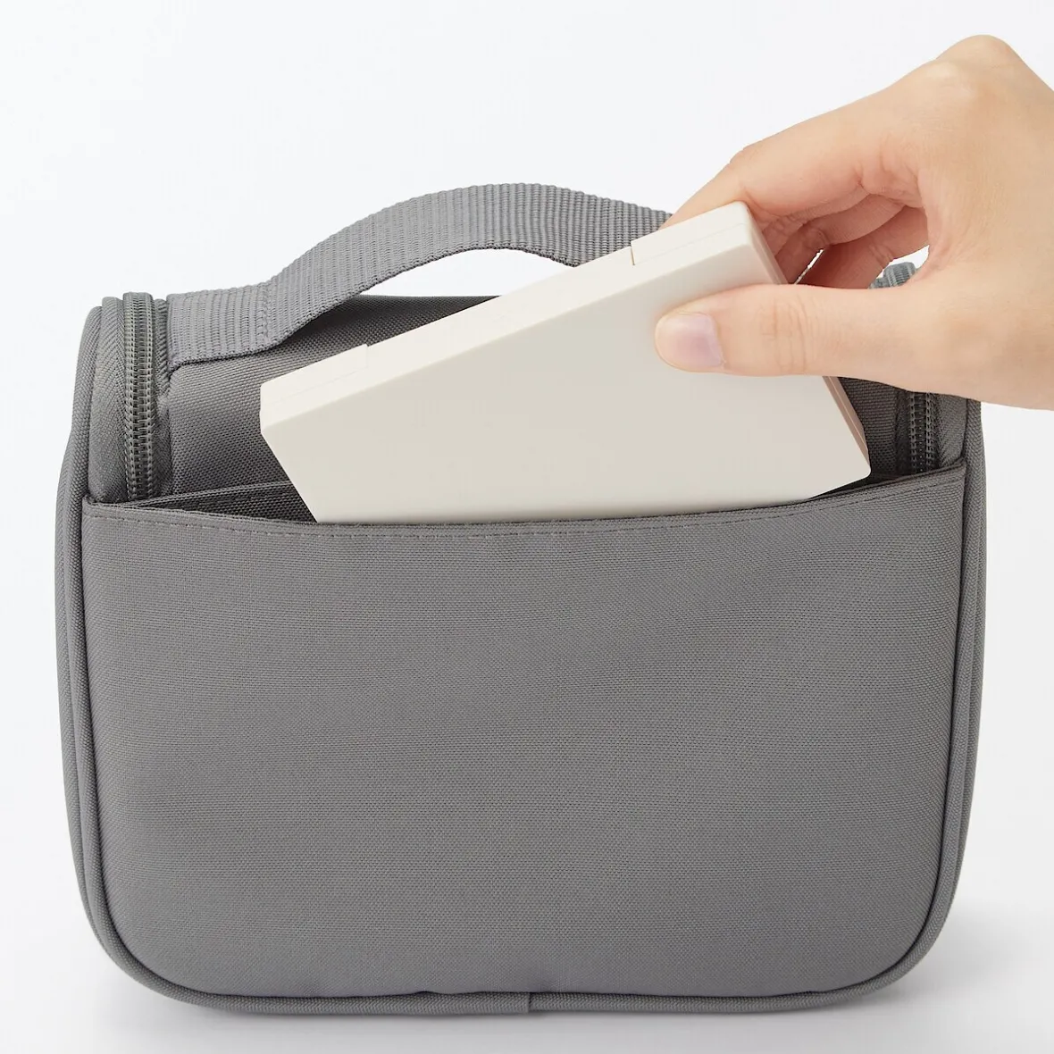 Online Muji Neceser colgante