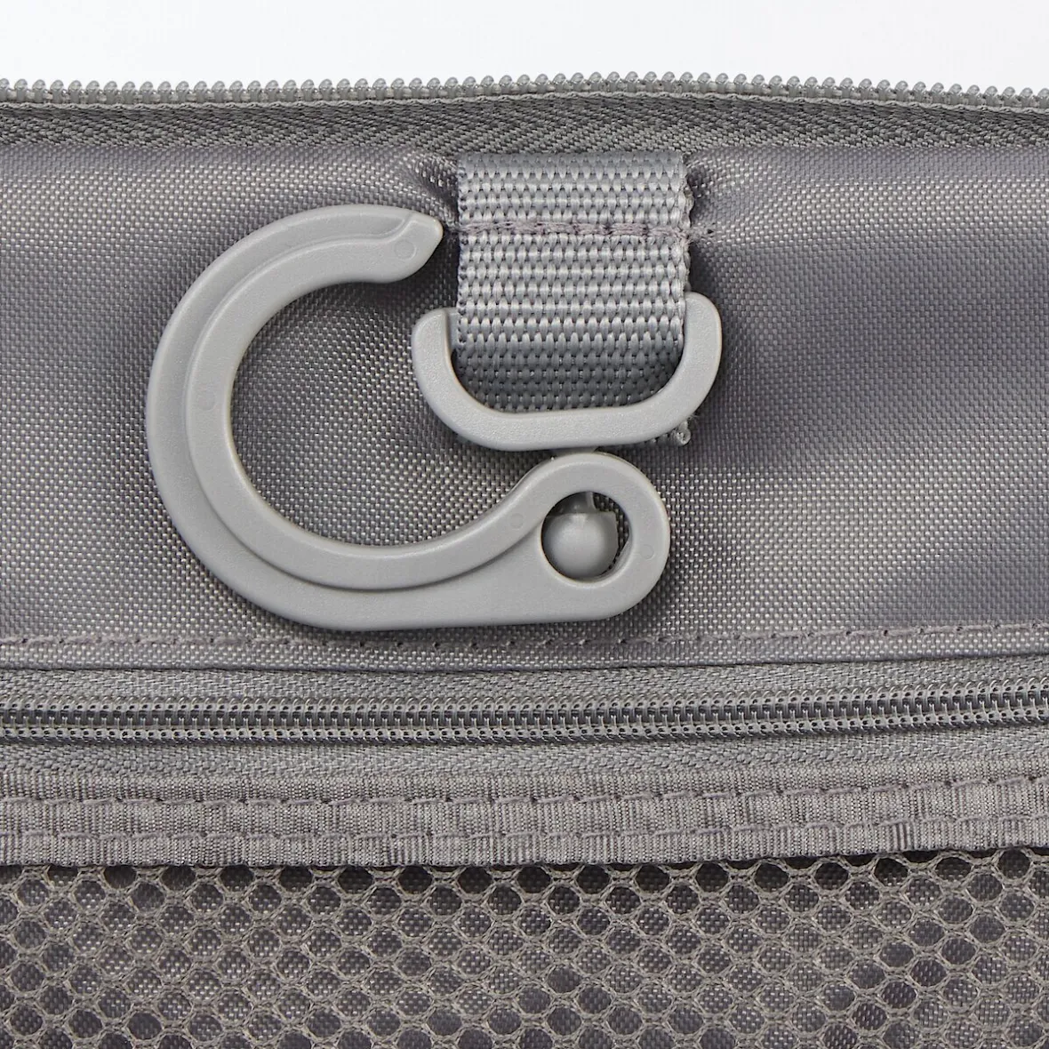 Online Muji Neceser colgante
