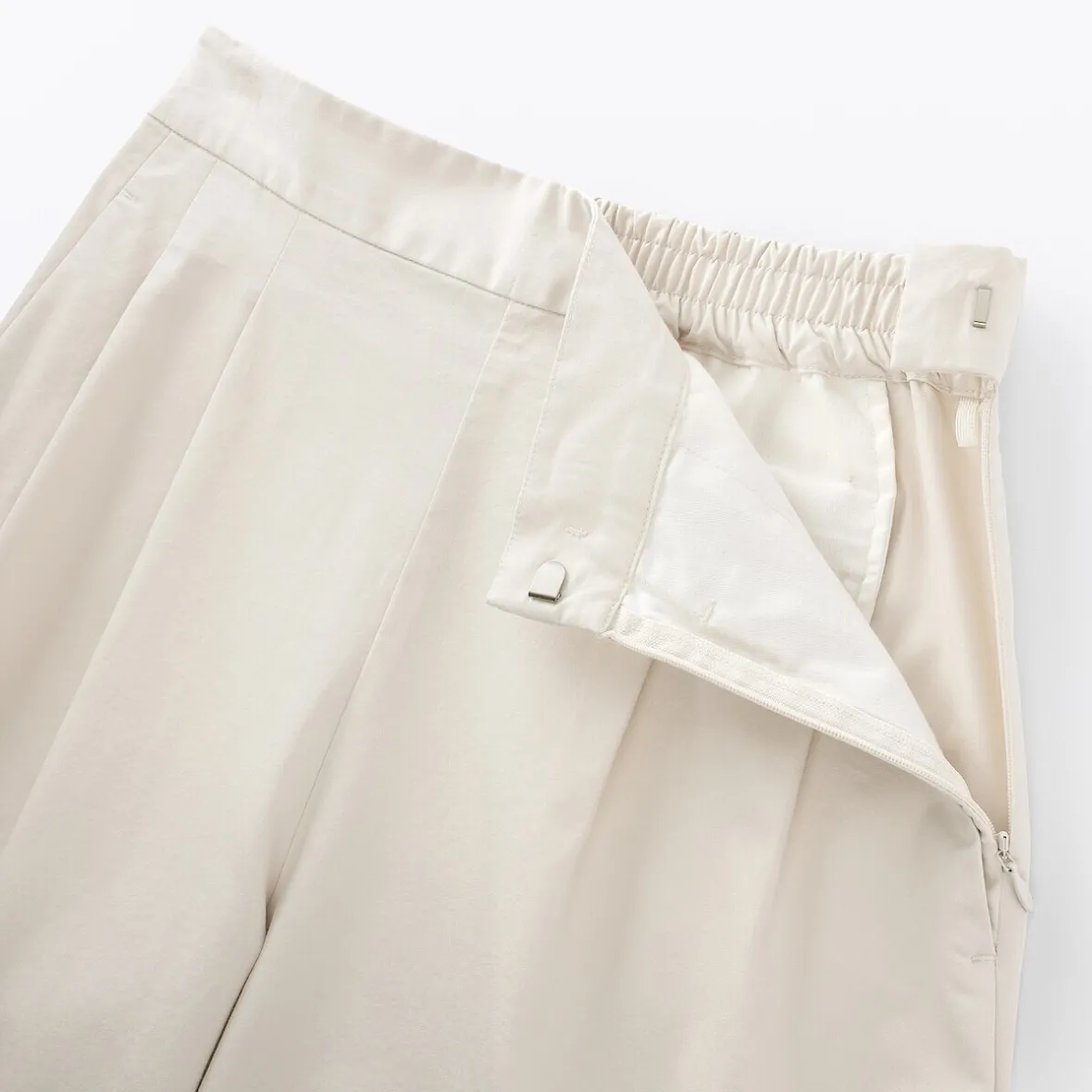 Clearance Muji Pantalones con corte tapered en sarga de algodón para mujer