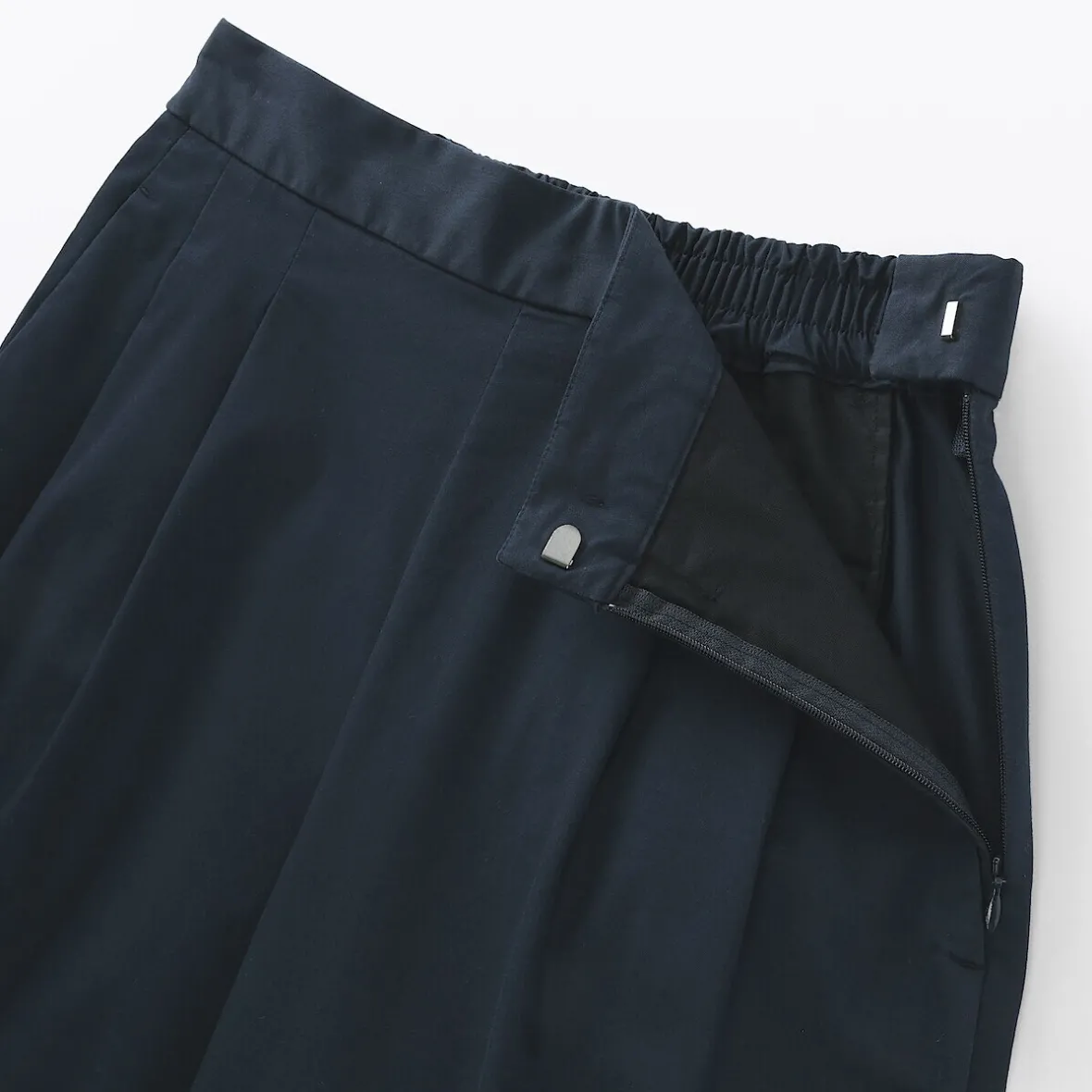Clearance Muji Pantalones con corte tapered en sarga de algodón para mujer