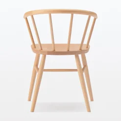 New Muji Silla con brazos y patas redondeadas de haya maciza