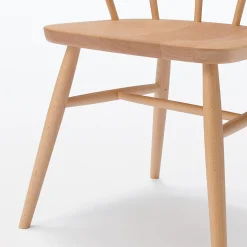 New Muji Silla con brazos y patas redondeadas de haya maciza