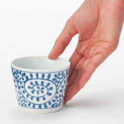 Clearance Muji Vaso de sake Hasami Ware -Patrón arabesco