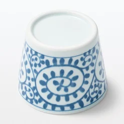 Clearance Muji Vaso de sake Hasami Ware -Patrón arabesco