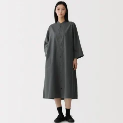 Hot Muji Vestido camisero con cuello mao de popelín de algodón orgánico para mujer